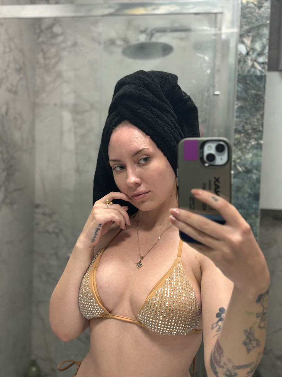 Nude girl KateV in Bissau